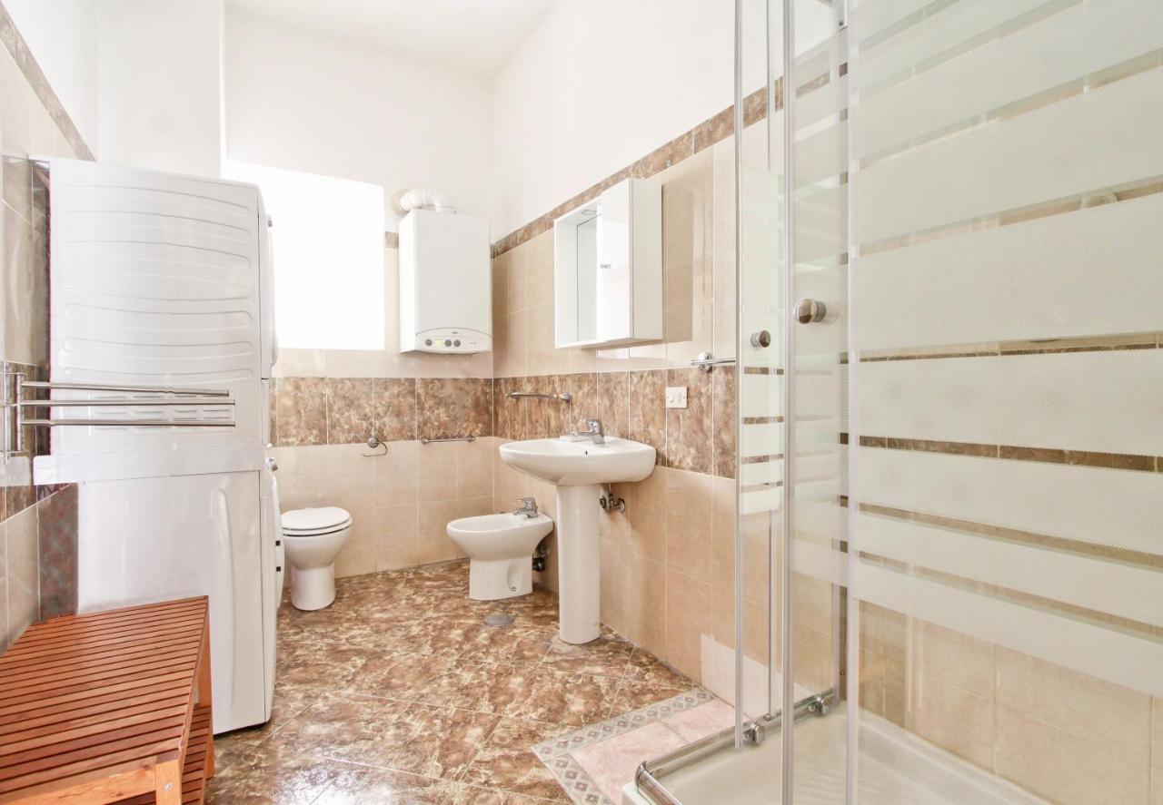 Roman Apartment Luaran gambar